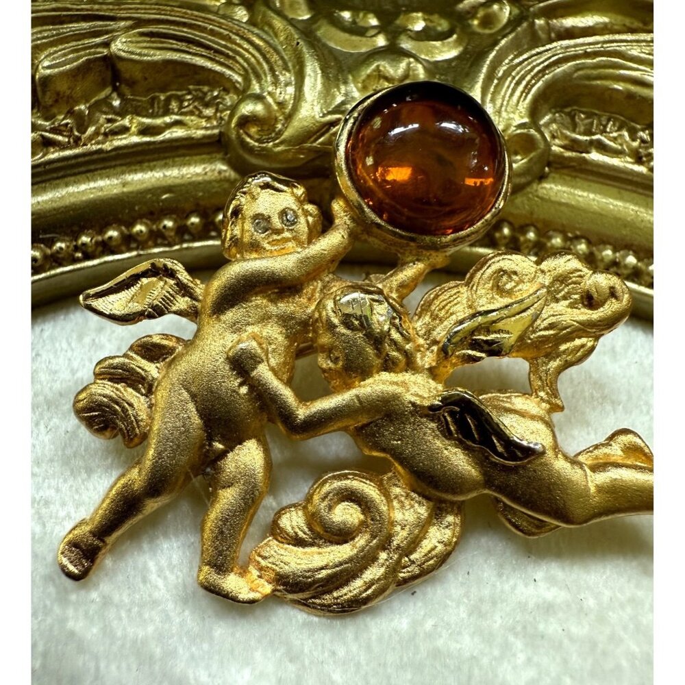 Signed LS Gold Tone  Amber Angels Playing Brooch Pin Creepy Eyes